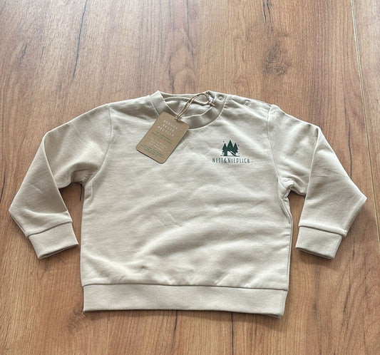 Kids’ Sweatshirt „NETT&NiEDLiCH“ – Light Stone, Größe 5-6 Jahre